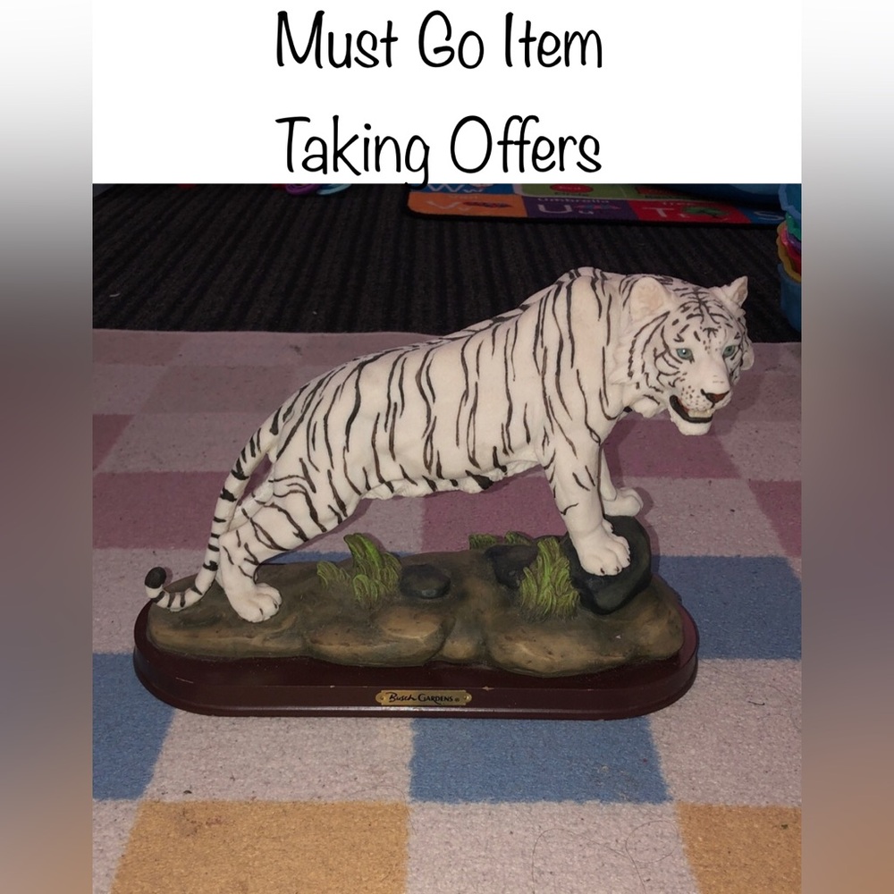 White Siberian Tiger Figurine by Busch Gardens ❣️Ship Alone❣️